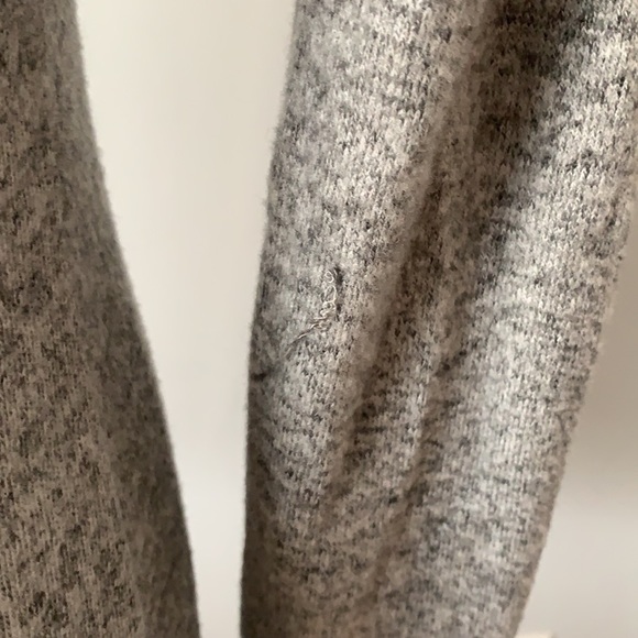 Express Women’s Fitted Long Sleeve V Neck - Picture 3 of 4